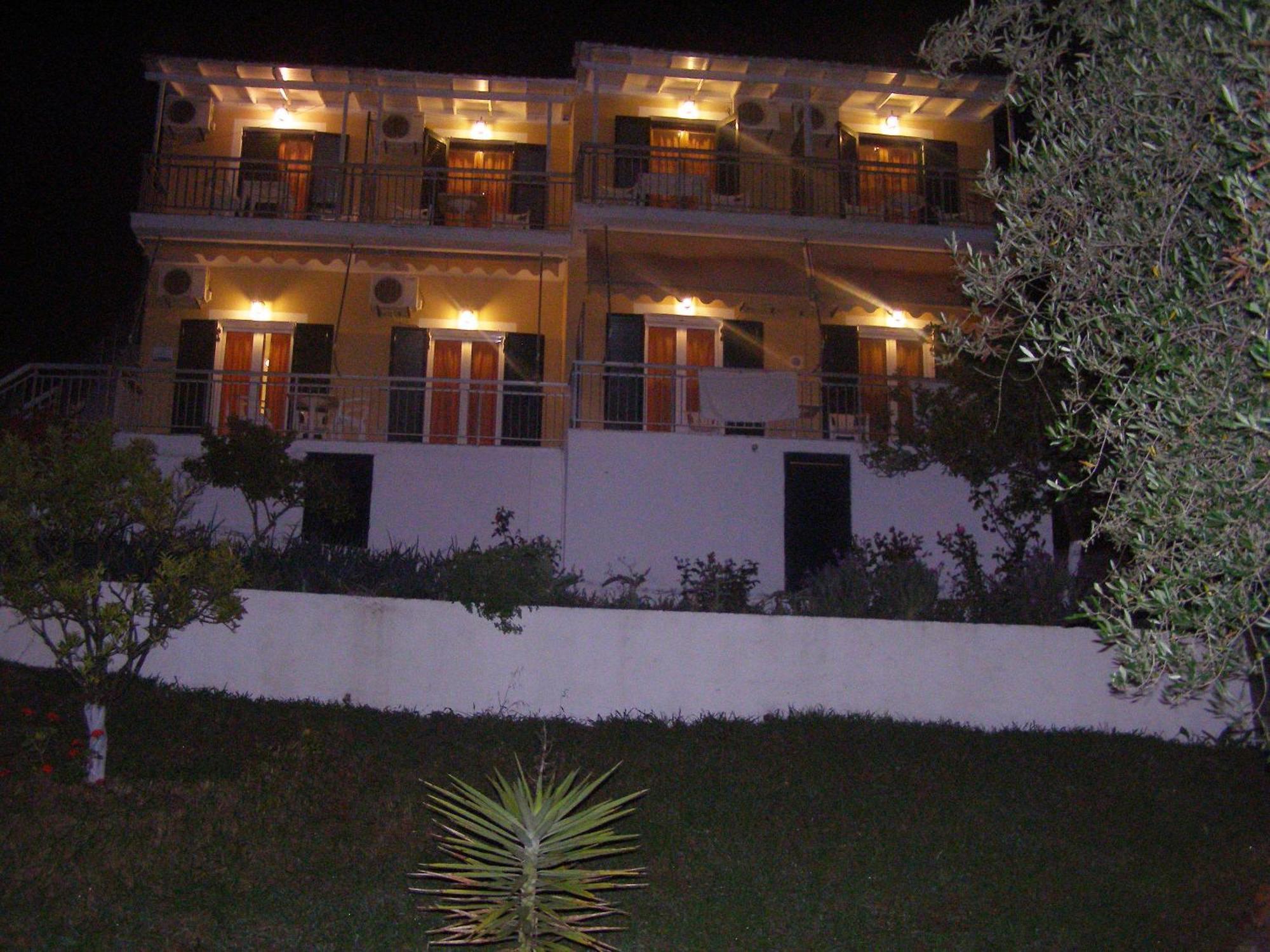 מסונגי Evridiki Apartments מראה חיצוני תמונה